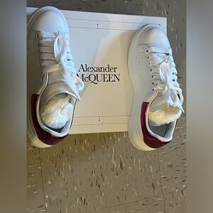 Alexander McQueen sneakers worn only once ! Comes with extra shoe string as well